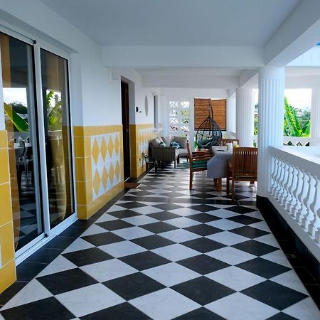 Acajou Apartment แซ็งต์-ลูซ ภายนอก รูปภาพ